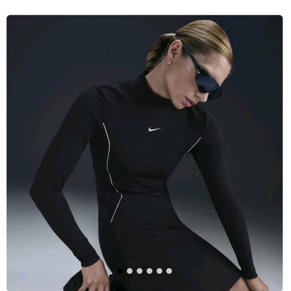 Nike Long Sleeves Black Dress Sport Fitted Athletic Reflective Pullover Stretchy